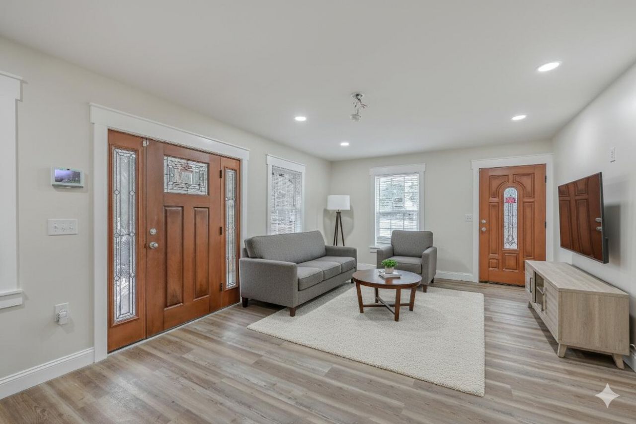 825 1st Street Photo 6