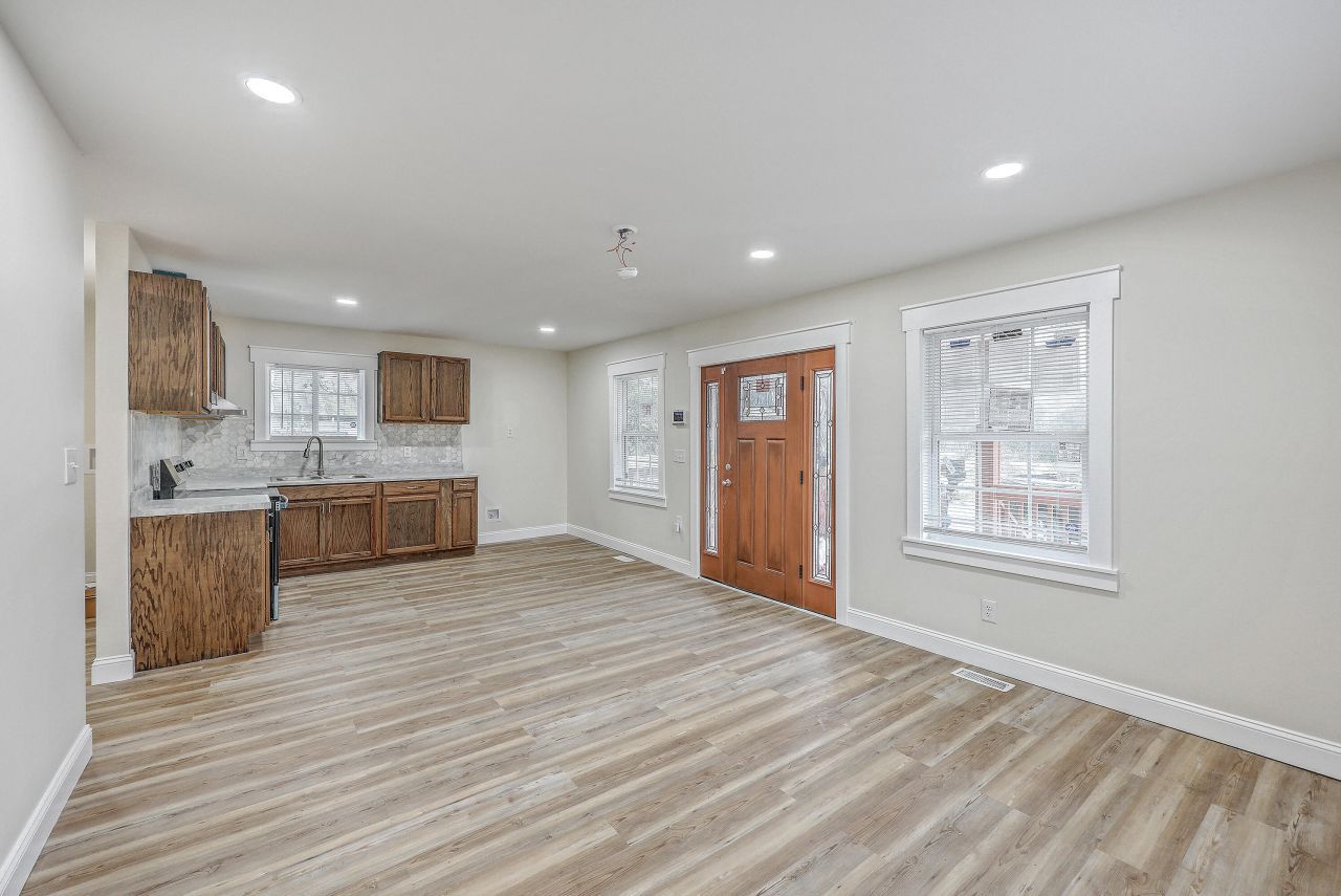 825 1st Street Photo 8