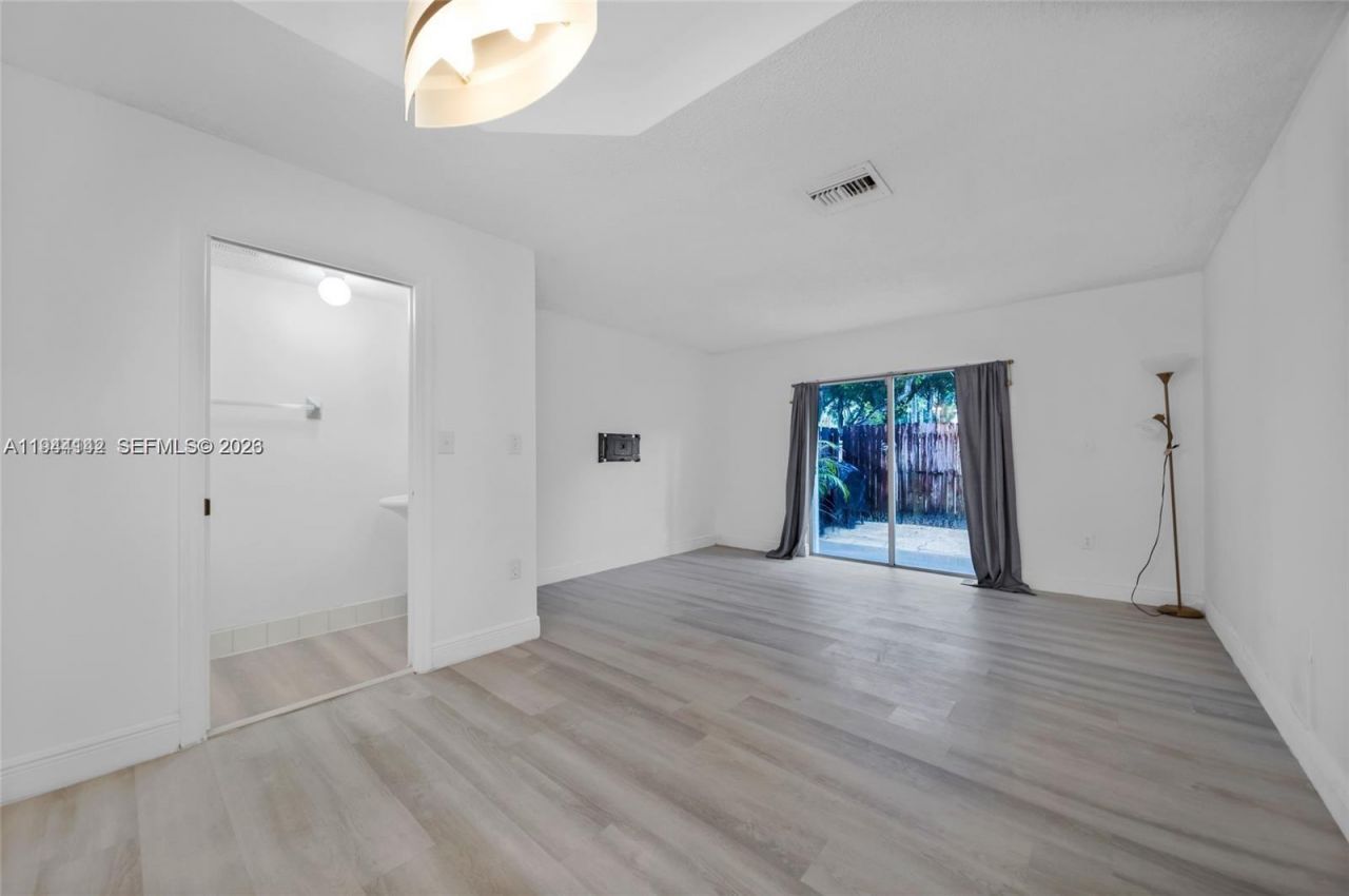 14260 SW 121st Pl, Unit 11, Miami, FL 33186 Photo