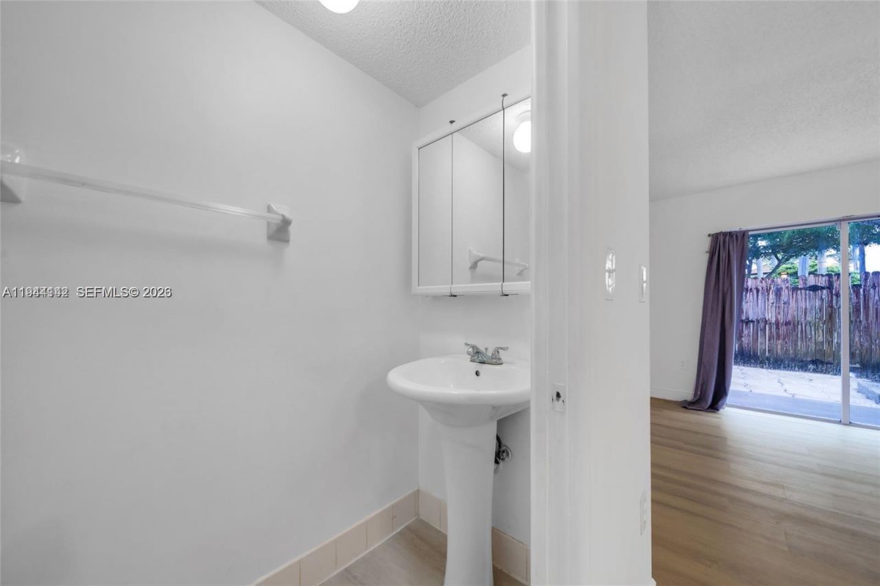 14260 SW 121st Pl, Unit 11, Miami, FL 33186 Photo