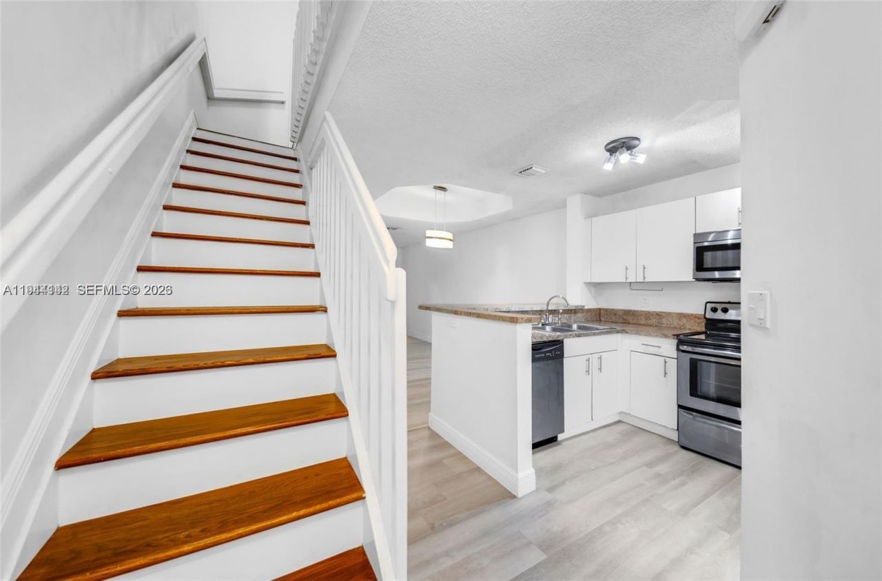 14260 SW 121st Pl, Unit 11, Miami, FL 33186 Photo