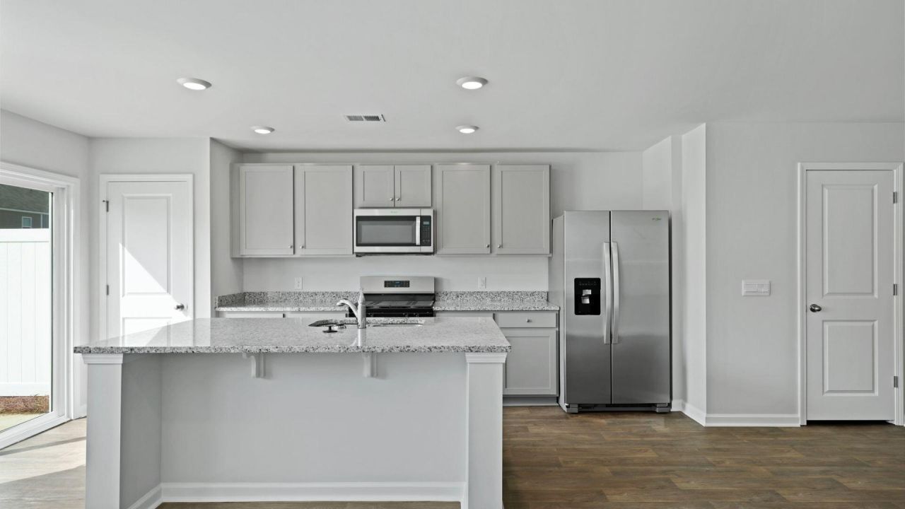 629 Pleasant Grove Way Photo 3