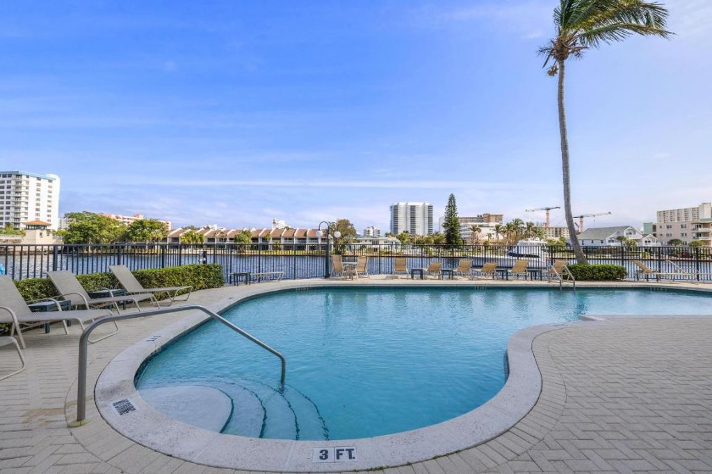 2880 NE 14th St Causeway, Unit 904, Pompano Beach, FL 33062 Photo