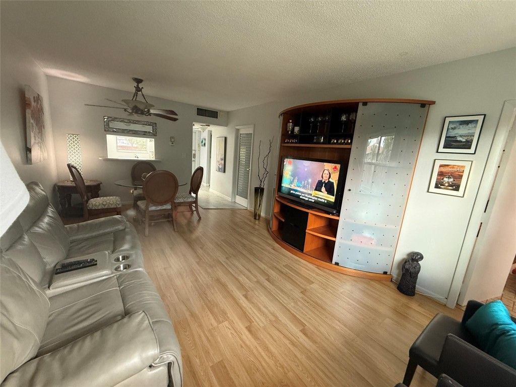 3431 NW 50th Avenue, Unit 304, Lauderdale Lakes, FL 33319 Photo