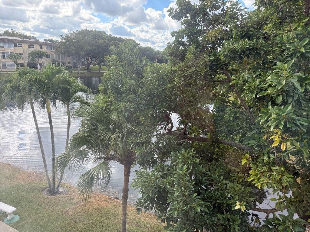 3431 NW 50th Avenue, Unit 304, Lauderdale Lakes, FL 33319 Photo