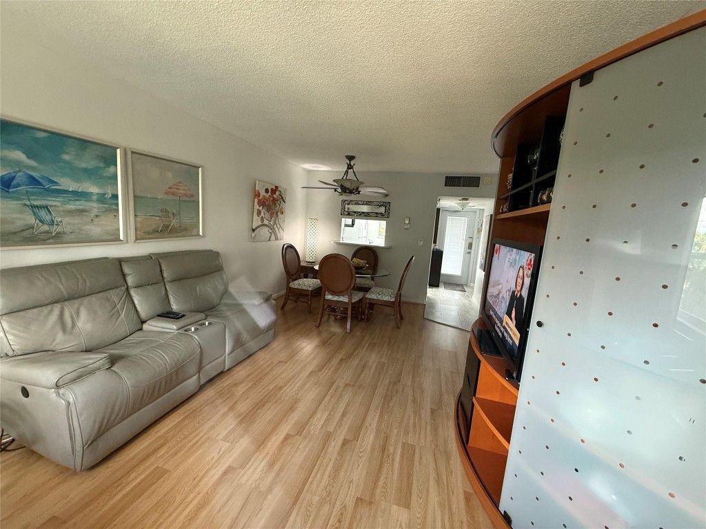 3431 NW 50th Avenue, Unit 304, Lauderdale Lakes, FL 33319 Photo