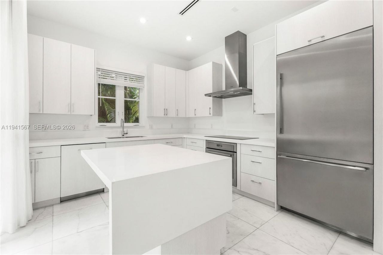 315 Santander Ave, Unit 311, Coral Gables, FL 33134 Photo