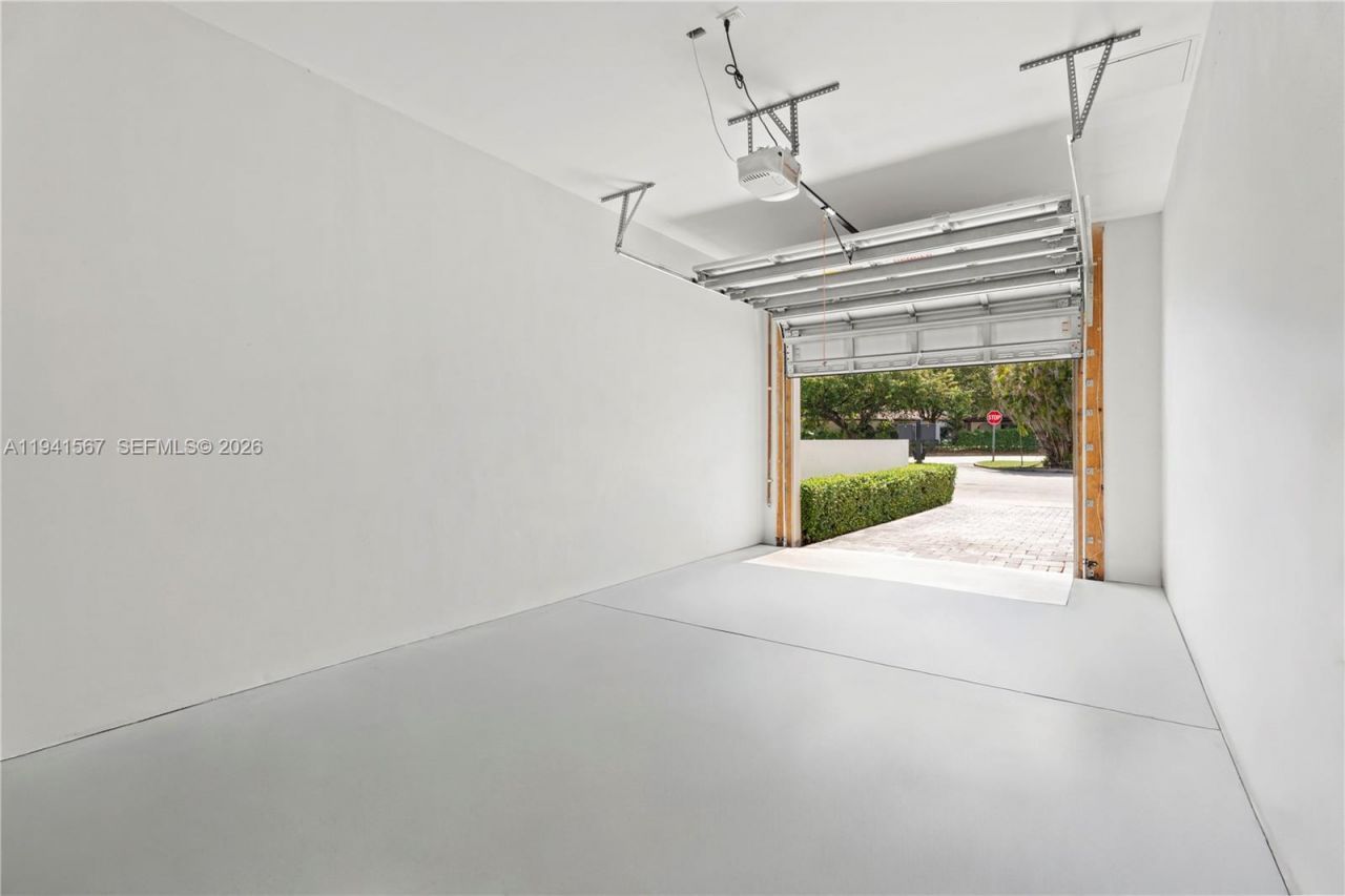 315 Santander Ave, Unit 311, Coral Gables, FL 33134 Photo