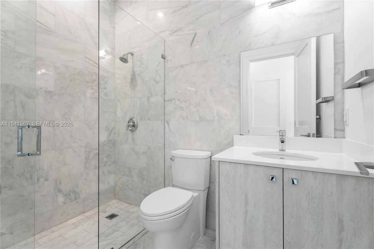 315 Santander Ave, Unit 311, Coral Gables, FL 33134 Photo