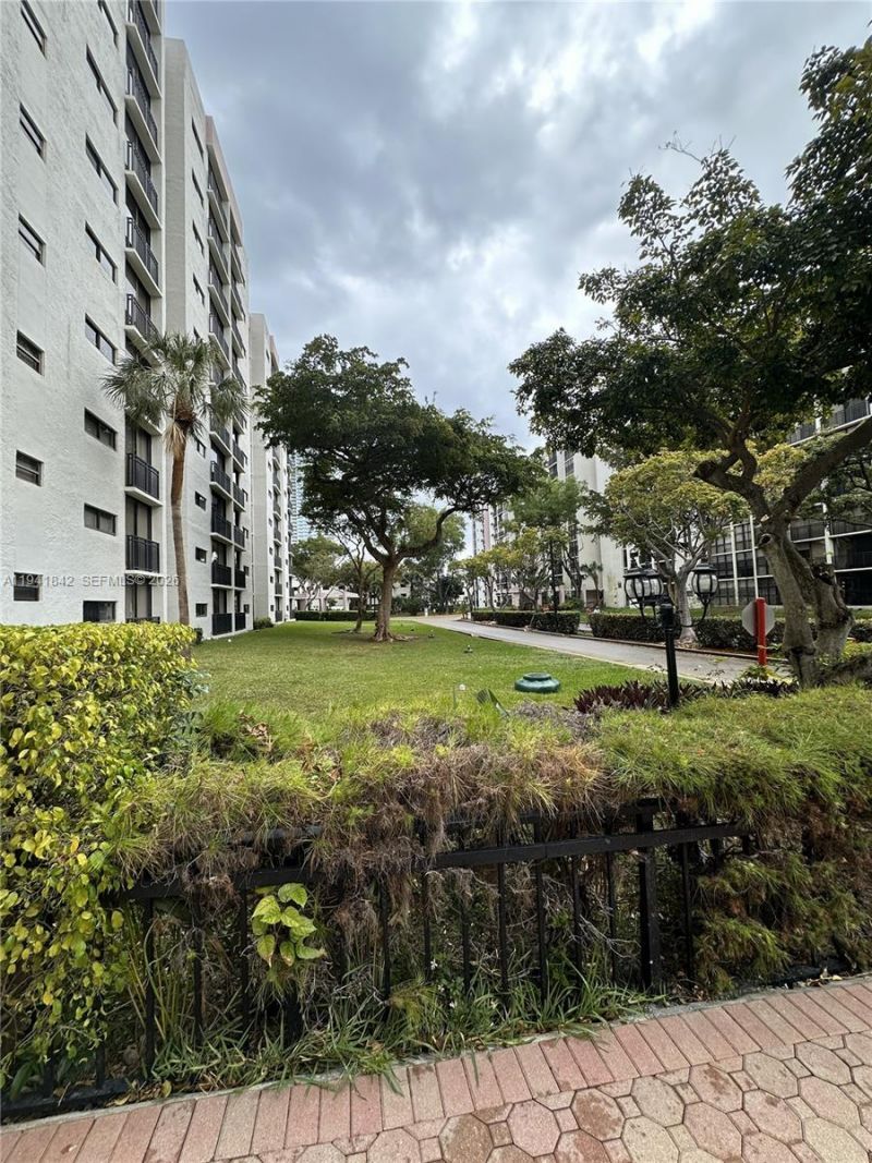 17021 N Bay Rd, Unit 116, Sunny Isles Beach, FL 33160 Photo