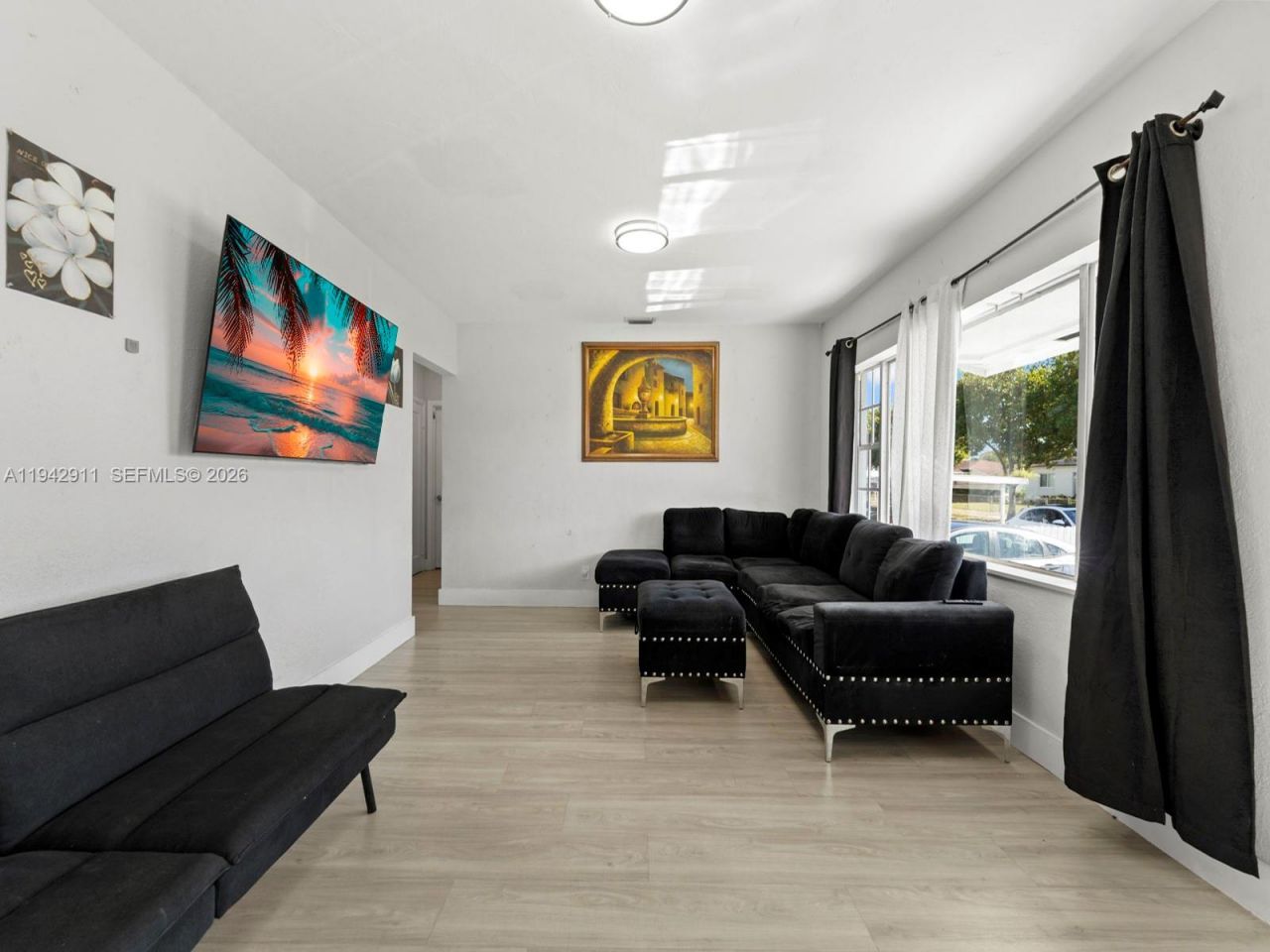 355 W 62nd St, Hialeah, FL 33012 Photo