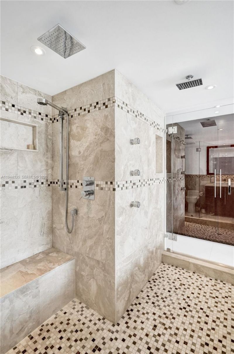 1000 Parkview Dr, Unit 330, Hallandale Beach, FL 33009 Photo