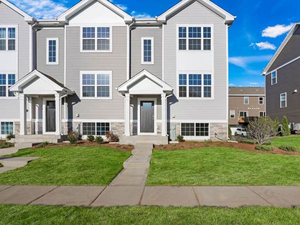 1441 Oakfield Lane, Pingree Grove, IL 60140