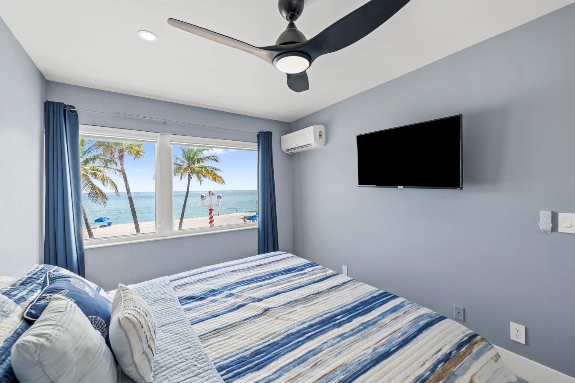 2203 N Surf Road, Hollywood, FL 33019 Photo