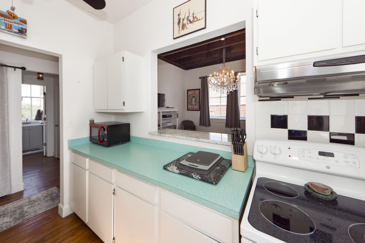 350 King Street Photo 12