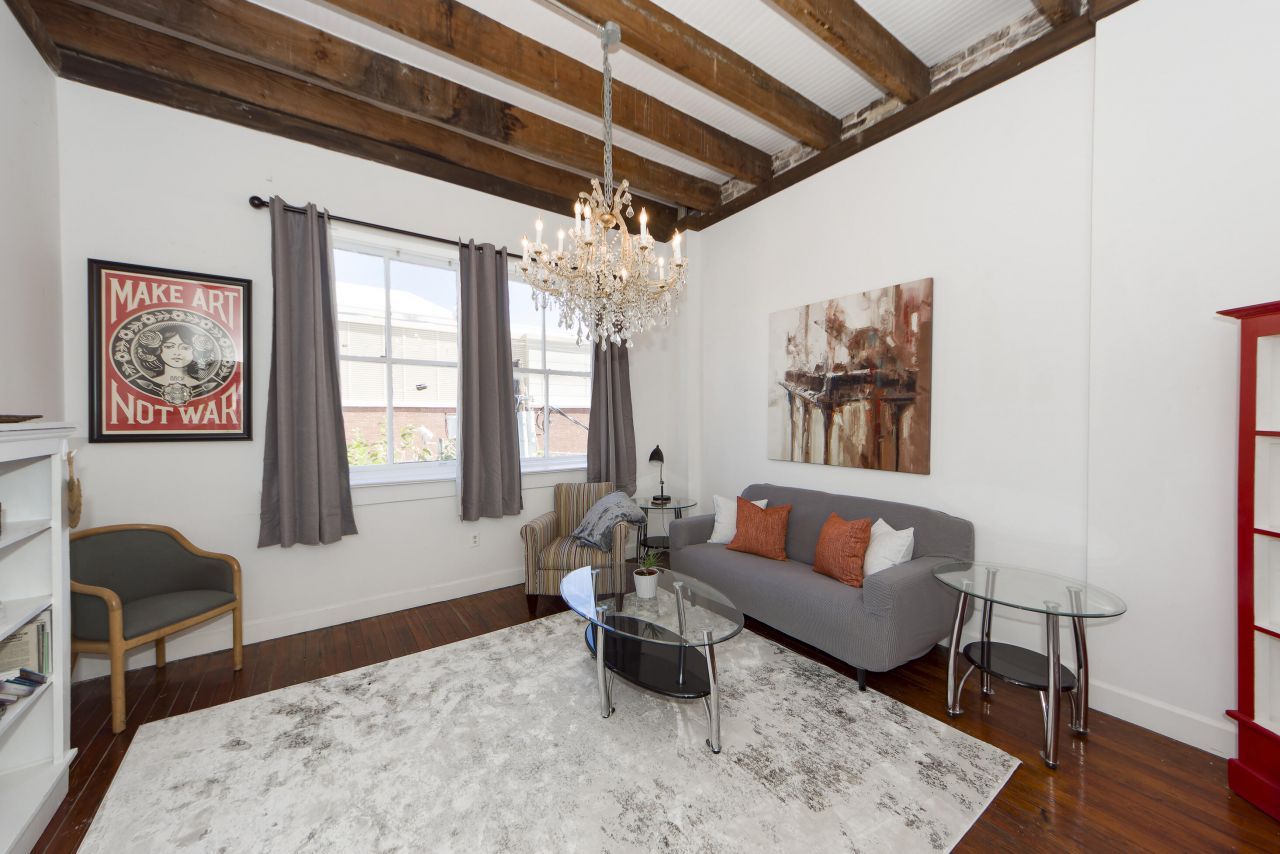 350 King Street Photo 15