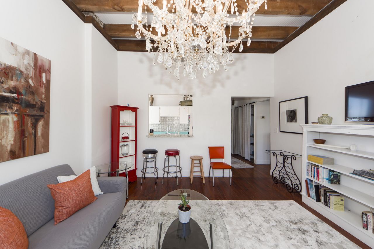 350 King Street Photo 16