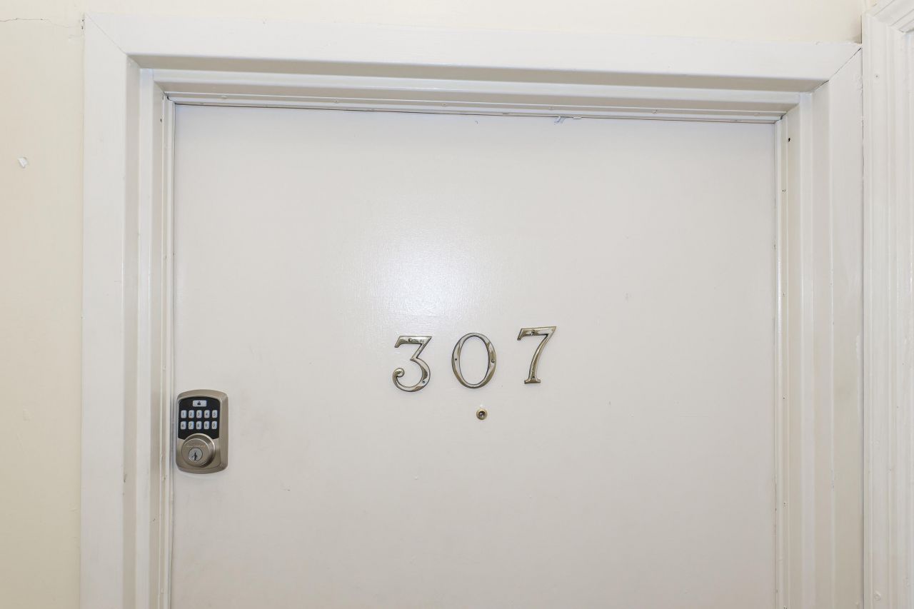 350 King Street Photo 5