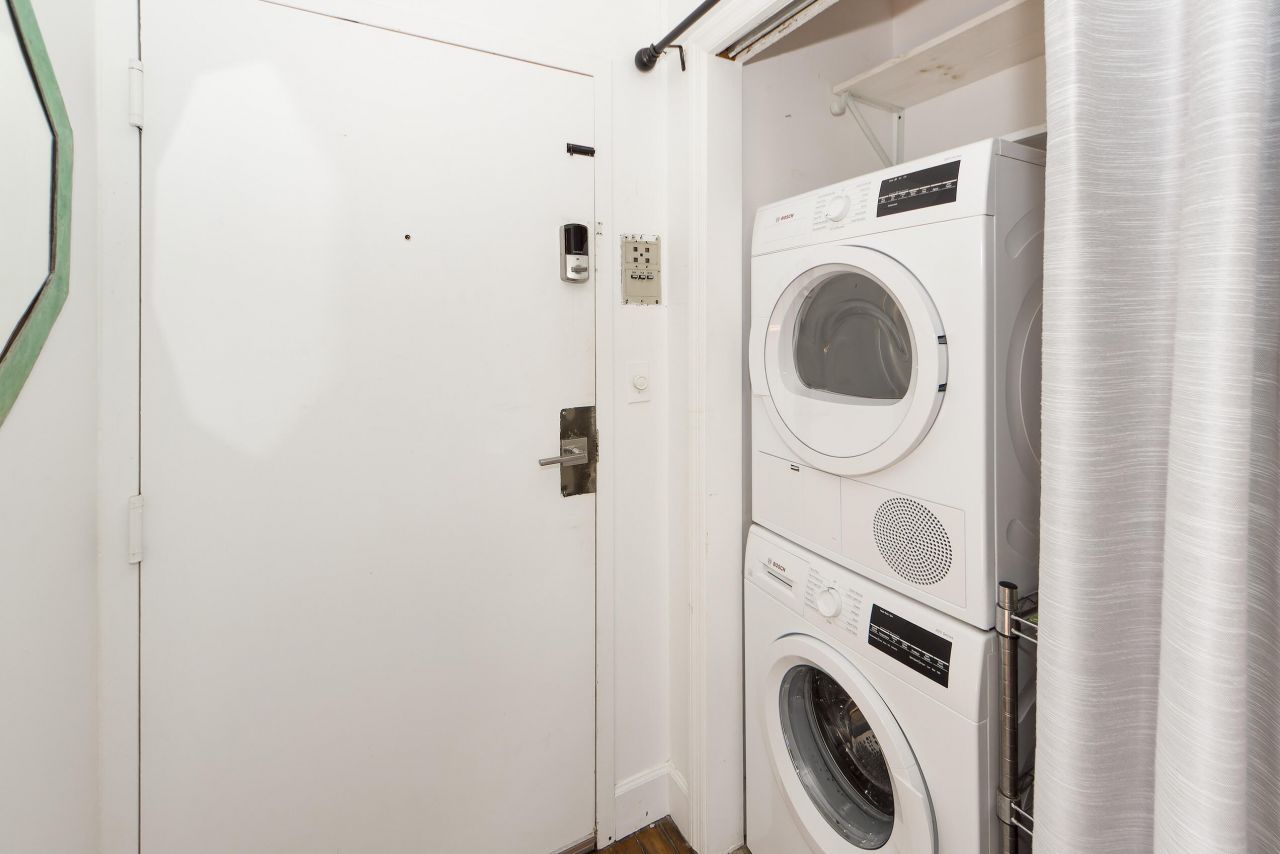 350 King Street Photo 6