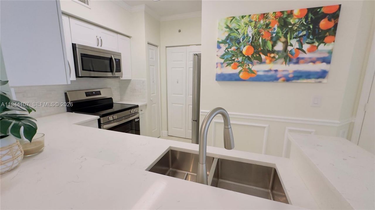 17125 N Bay Rd , Unit 3311, Sunny Isles Beach, FL 33160 Photo