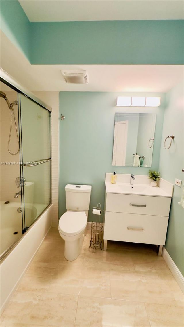 17125 N Bay Rd , Unit 3311, Sunny Isles Beach, FL 33160 Photo