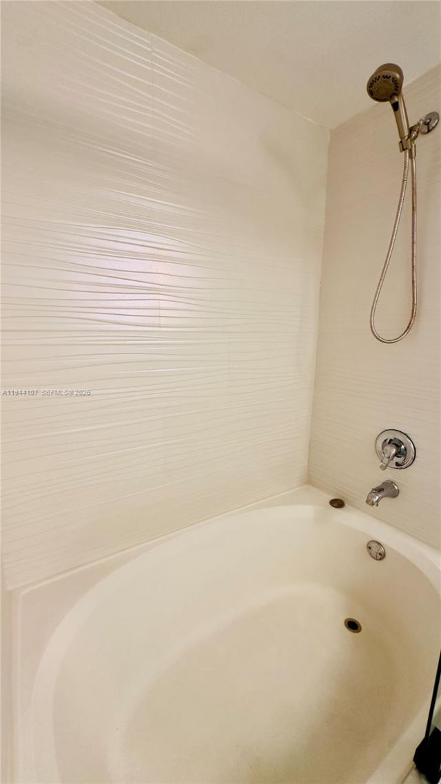 17125 N Bay Rd , Unit 3311, Sunny Isles Beach, FL 33160 Photo