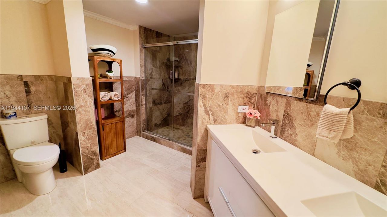 17125 N Bay Rd , Unit 3311, Sunny Isles Beach, FL 33160 Photo