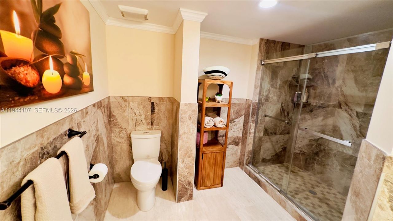 17125 N Bay Rd , Unit 3311, Sunny Isles Beach, FL 33160 Photo