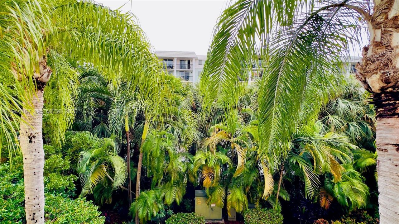 17125 N Bay Rd , Unit 3311, Sunny Isles Beach, FL 33160 Photo