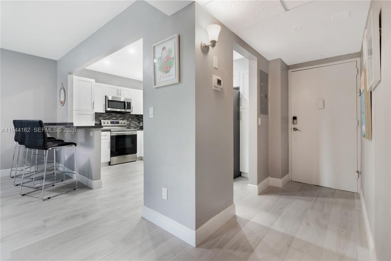 19370 Collins Ave , Unit 227, Sunny Isles Beach, FL 33160 Photo