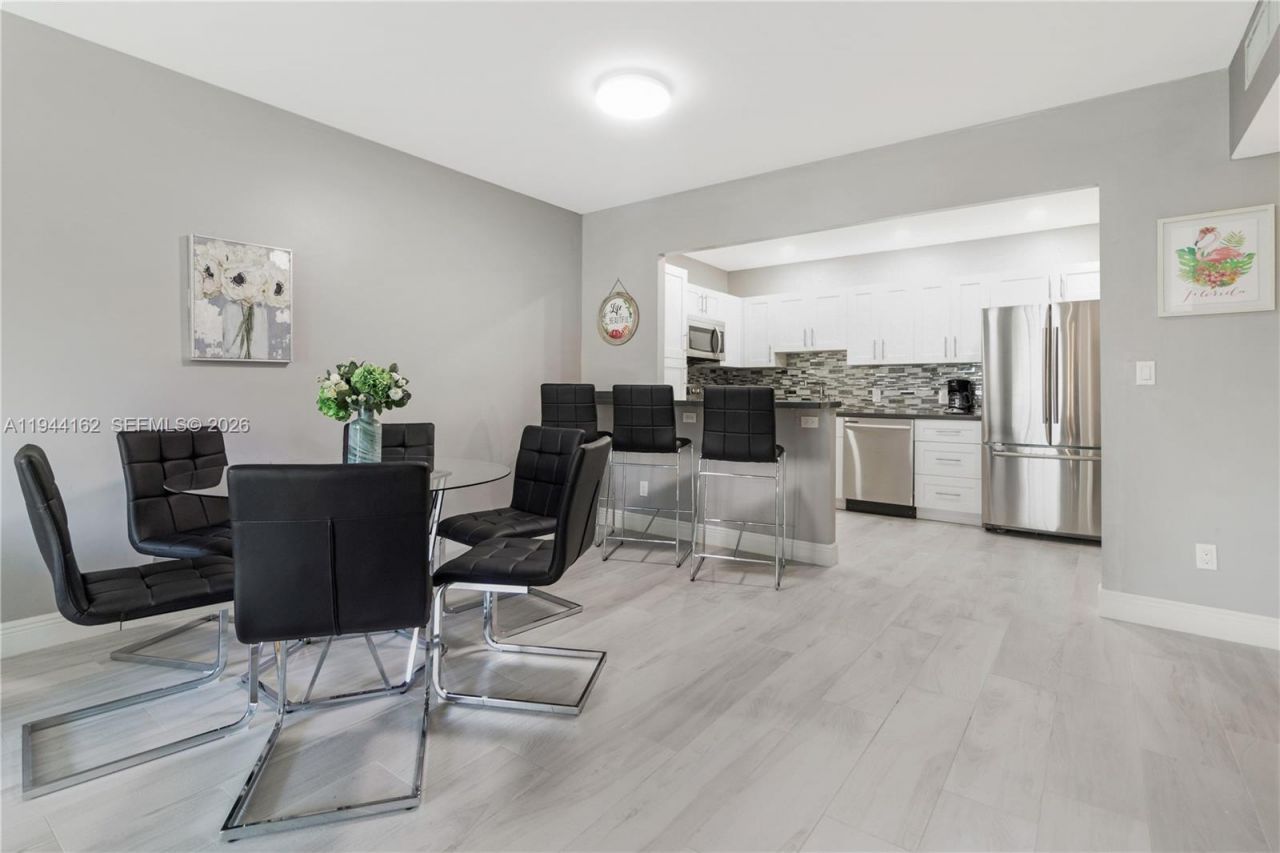 19370 Collins Ave , Unit 227, Sunny Isles Beach, FL 33160 Photo