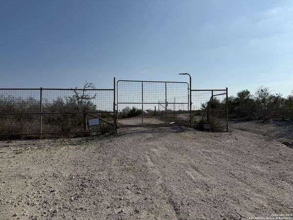1331 S Highway 281, George West, TX 78022