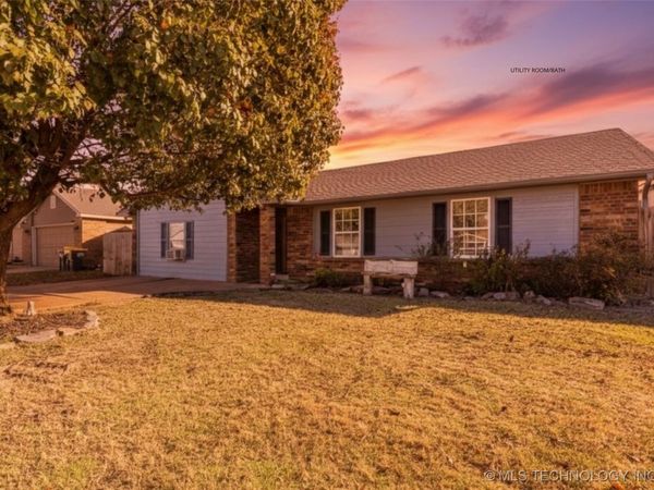 17715 S Santa Fe Street , Mounds, OK 74047