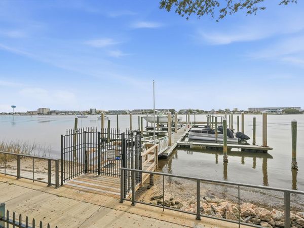 113 SW Brooks Street, Unit 105, Fort Walton Beach, FL 32548