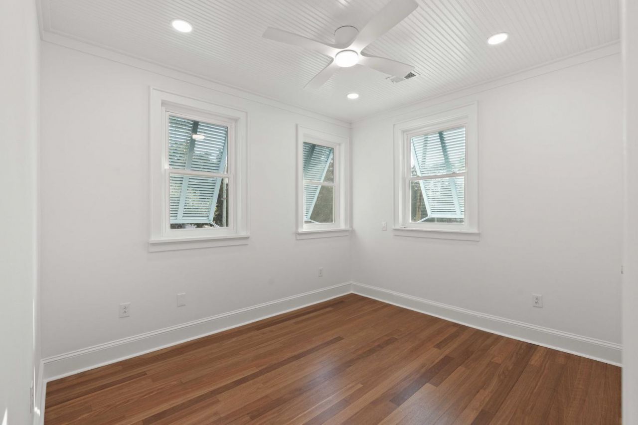 2218 Myrtle Avenue Photo 16