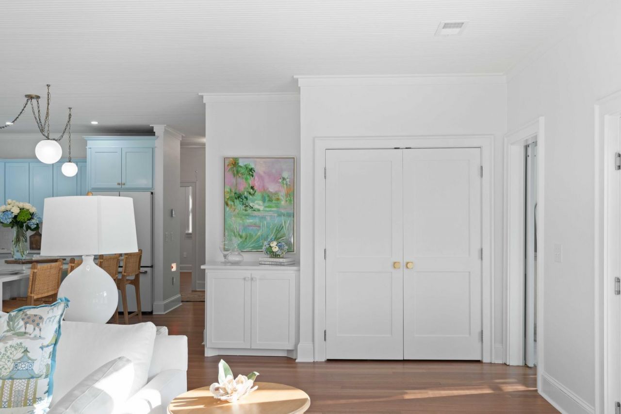 2218 Myrtle Avenue Photo 9