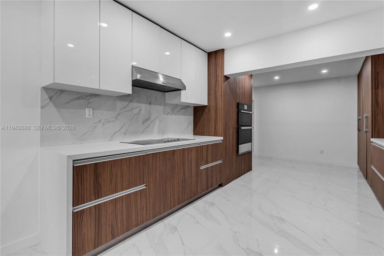 12525 SW 68th Ct, Pinecrest, FL 33156 Photo