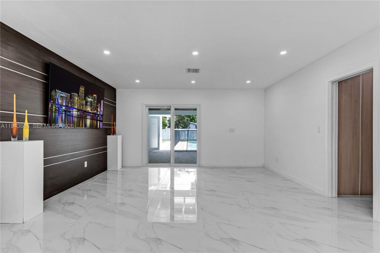 12525 SW 68th Ct, Pinecrest, FL 33156 Photo