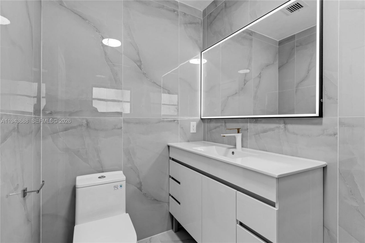 12525 SW 68th Ct, Pinecrest, FL 33156 Photo