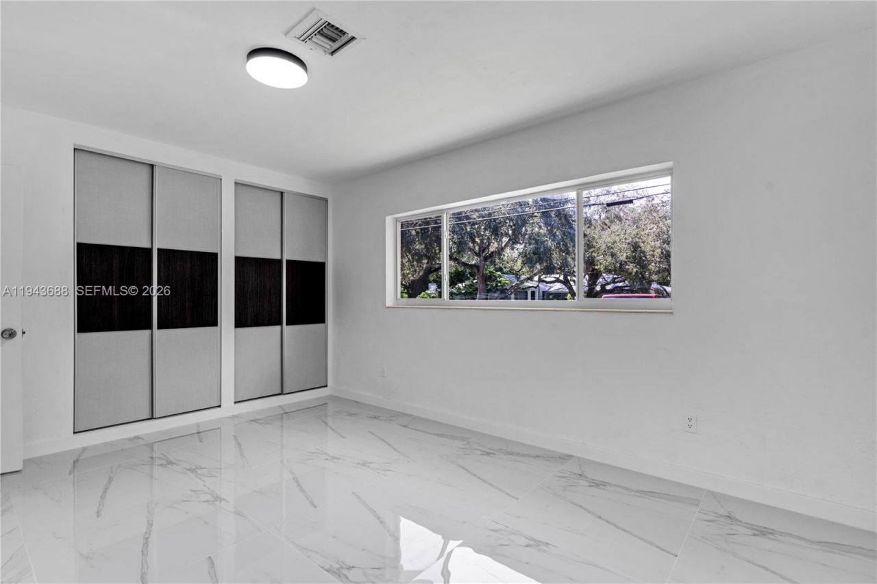 12525 SW 68th Ct, Pinecrest, FL 33156 Photo