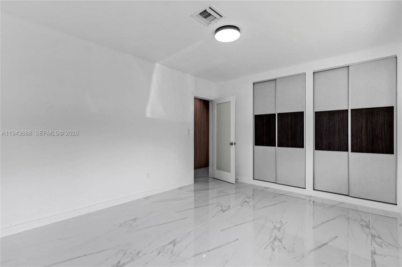 12525 SW 68th Ct, Pinecrest, FL 33156 Photo