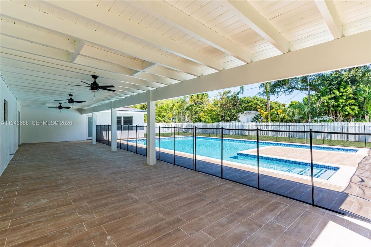 12525 SW 68th Ct, Pinecrest, FL 33156 Photo