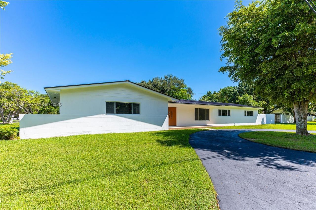 12525 SW 68th Ct, Pinecrest, FL 33156 Photo