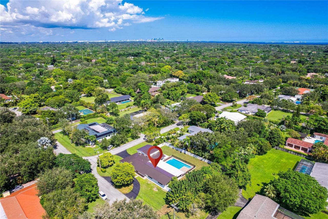 12525 SW 68th Ct, Pinecrest, FL 33156 Photo