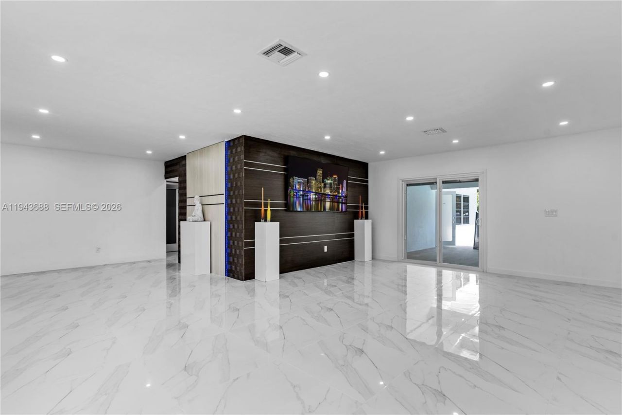 12525 SW 68th Ct, Pinecrest, FL 33156 Photo