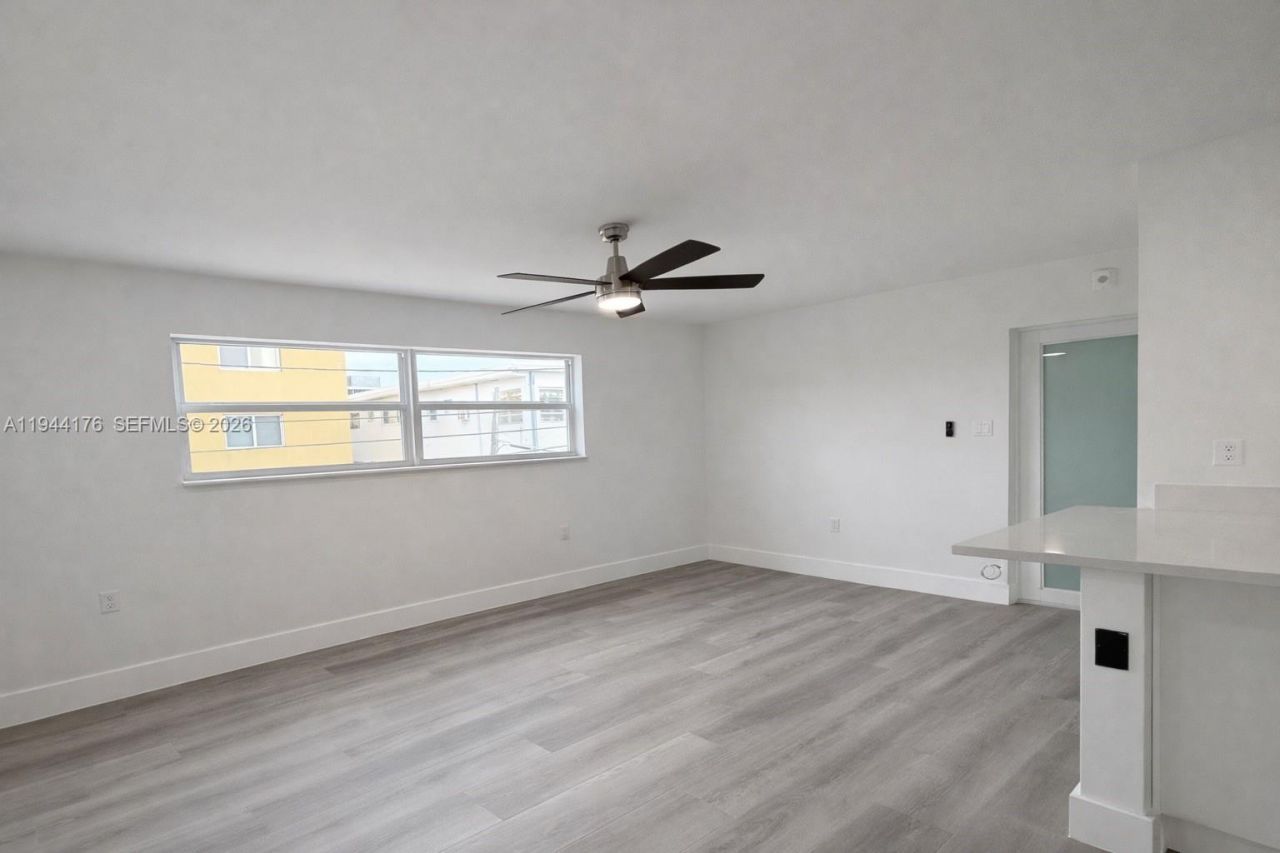 363 Washington Ave, Unit 35, Miami Beach, FL 33139 Photo
