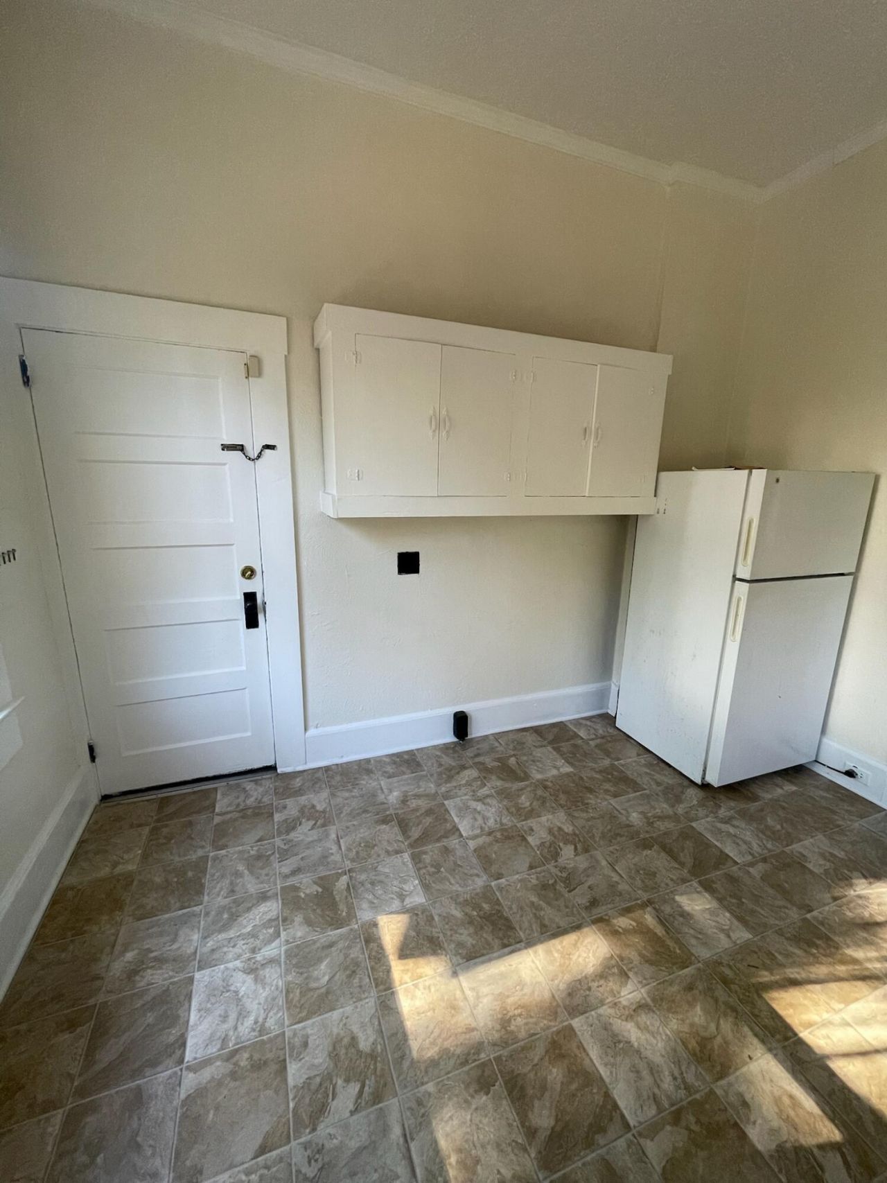 1218 Wichman Street Photo 11