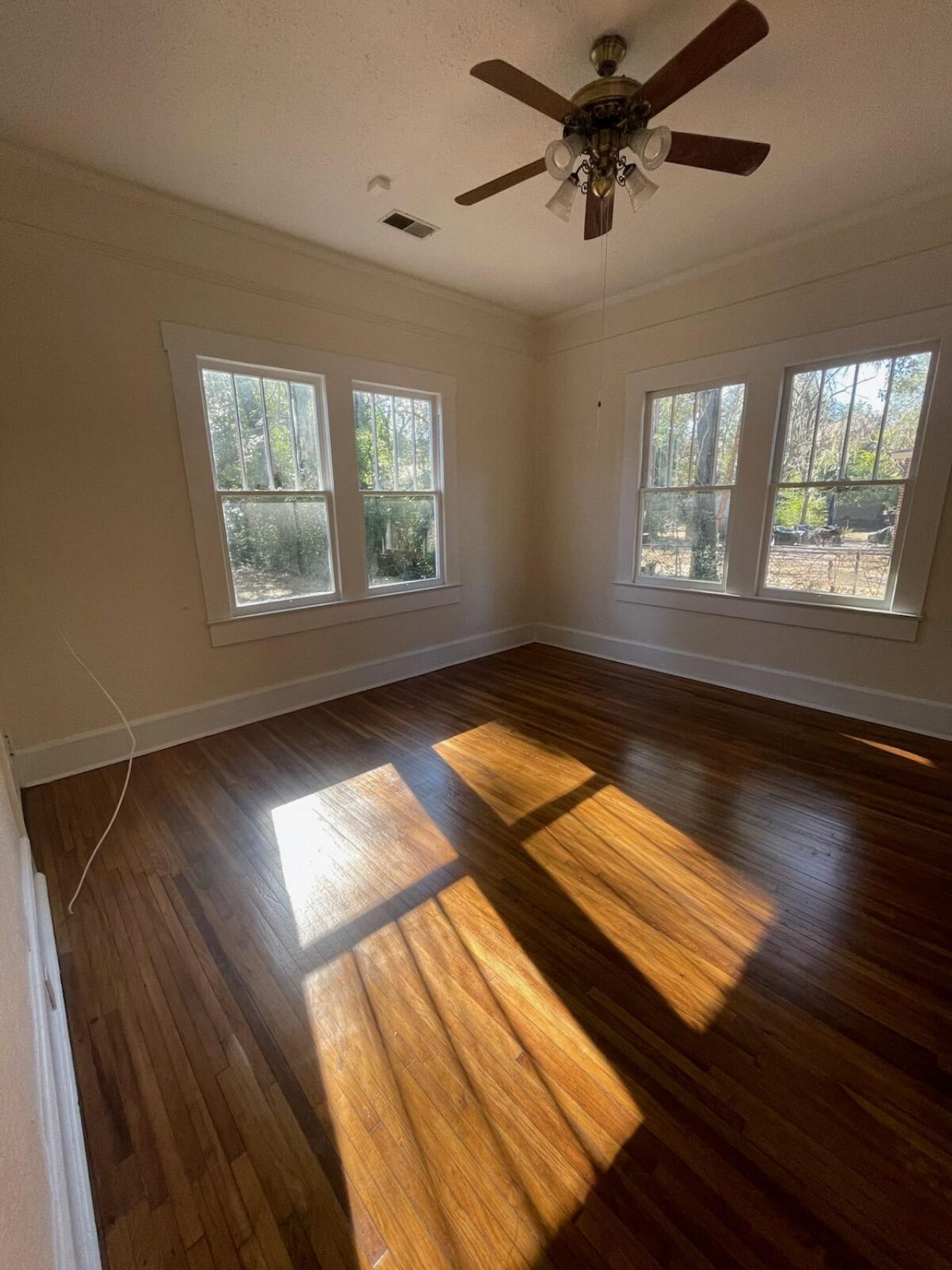 1218 Wichman Street Photo 14