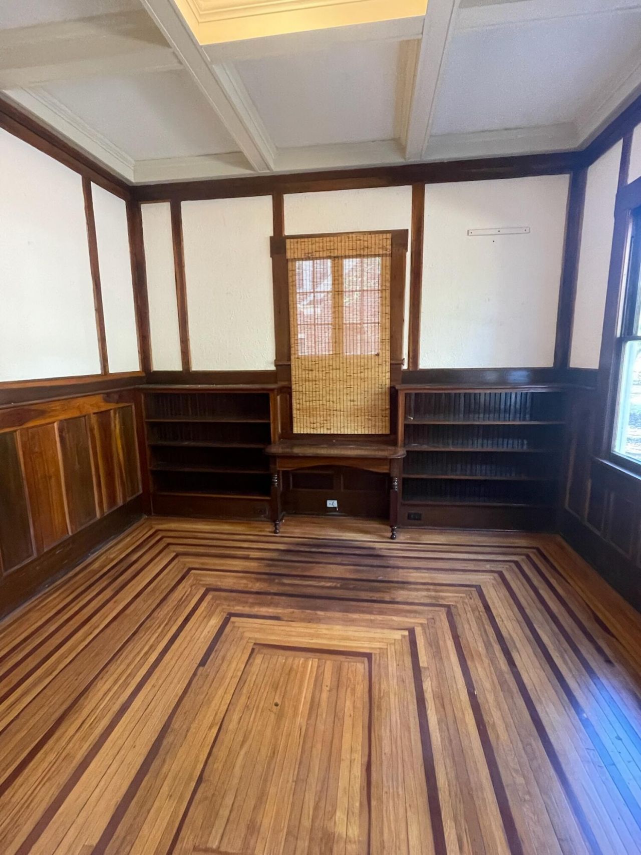 1218 Wichman Street Photo 4