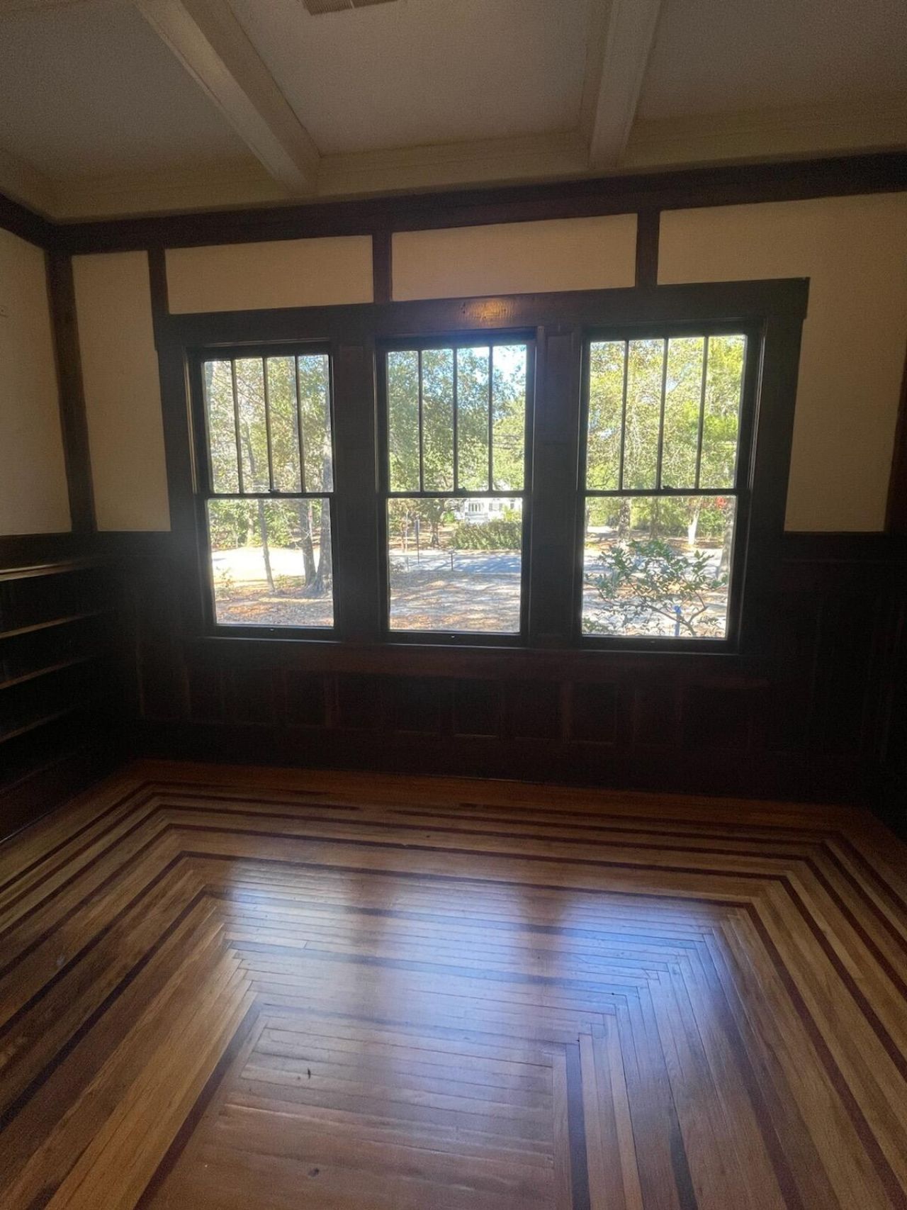 1218 Wichman Street Photo 5